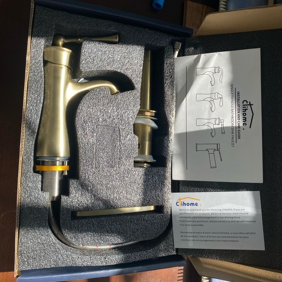 Bathroom sink faucet- single handle, brushed gold-new in box-Clihome - Picture 2 of 15